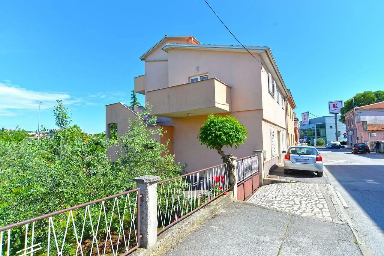 Apartment Eda 1873 Pula 0*,  Croatia