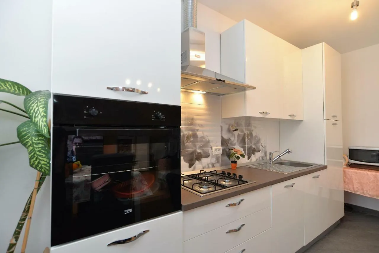 Apartment Eda 1873 Pula 0*,  Croatia