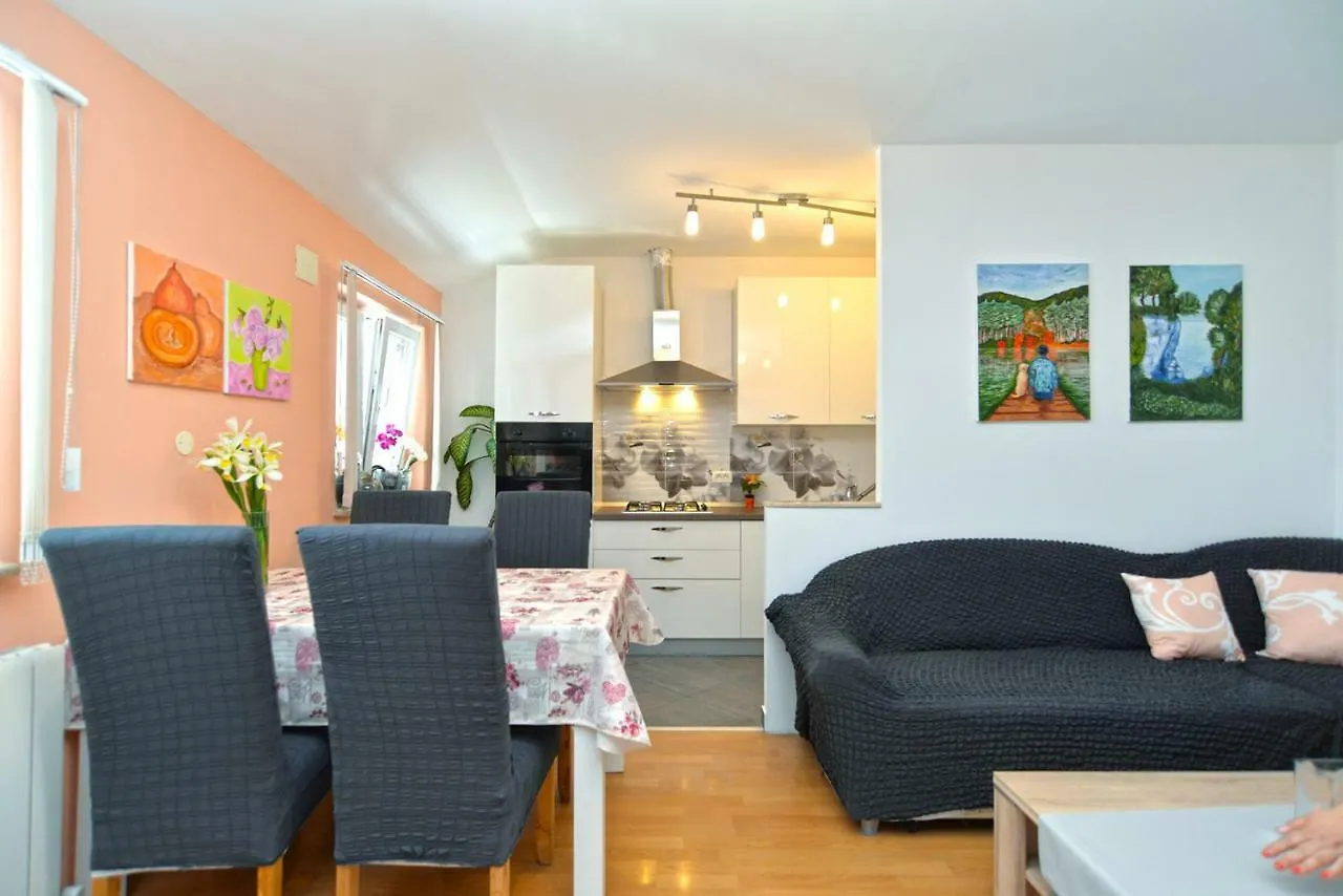 Apartment Eda 1873 Pula