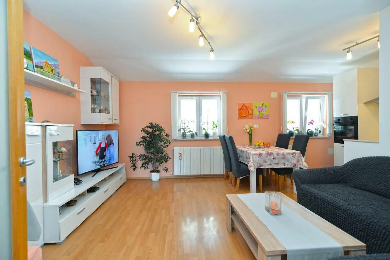 Apartment Eda 1873 Pula