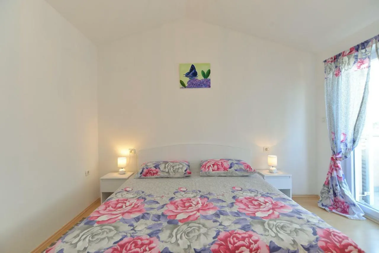 Apartment Eda 1873 Pula