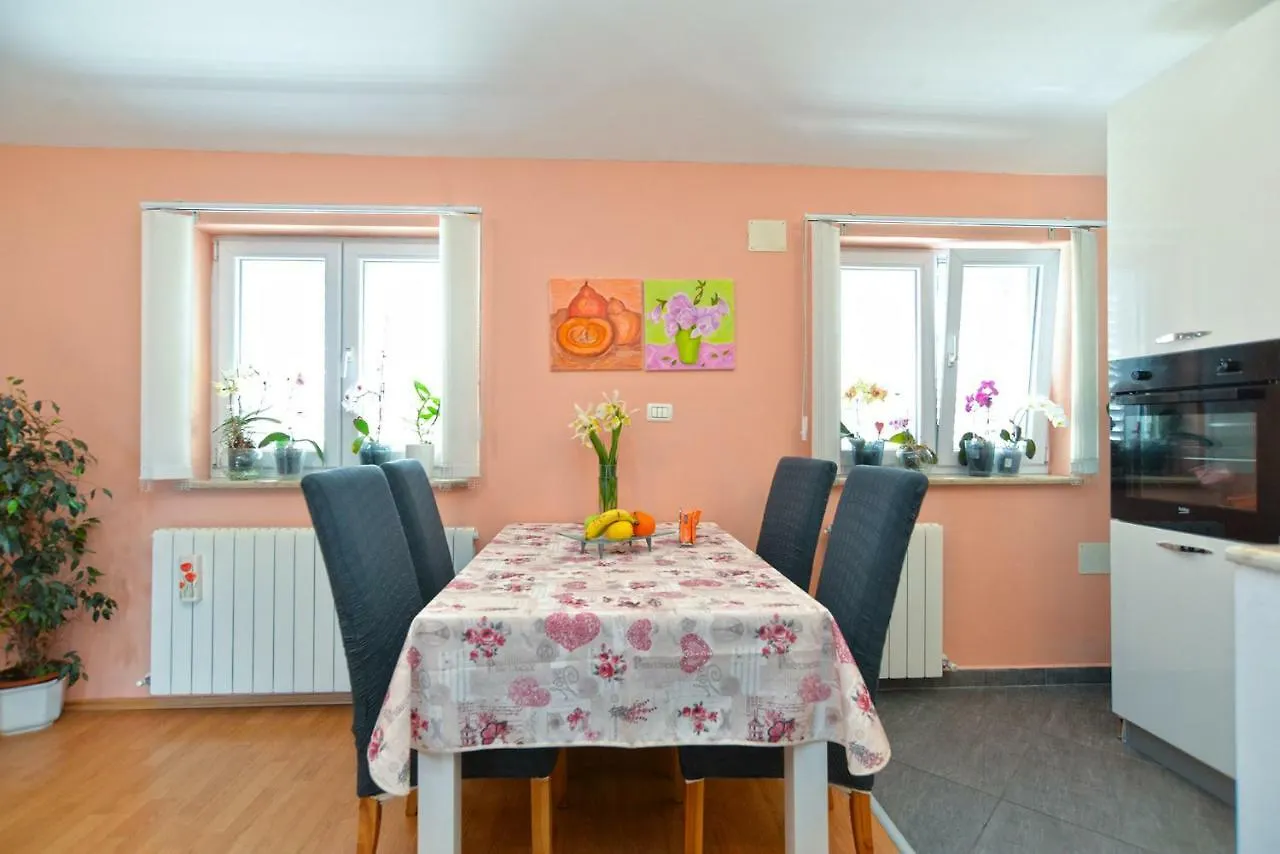 Apartment Eda 1873 Pula