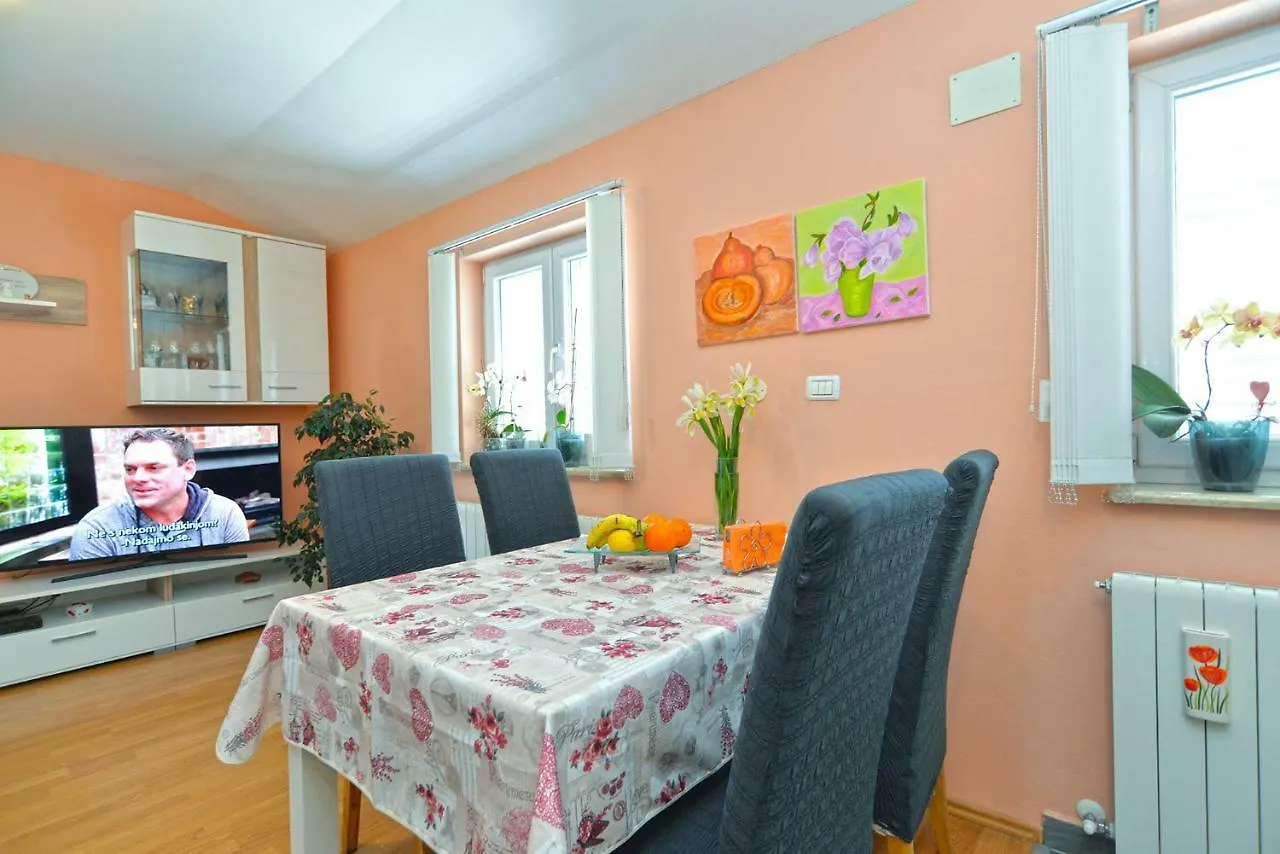 Apartment Eda 1873 Pula